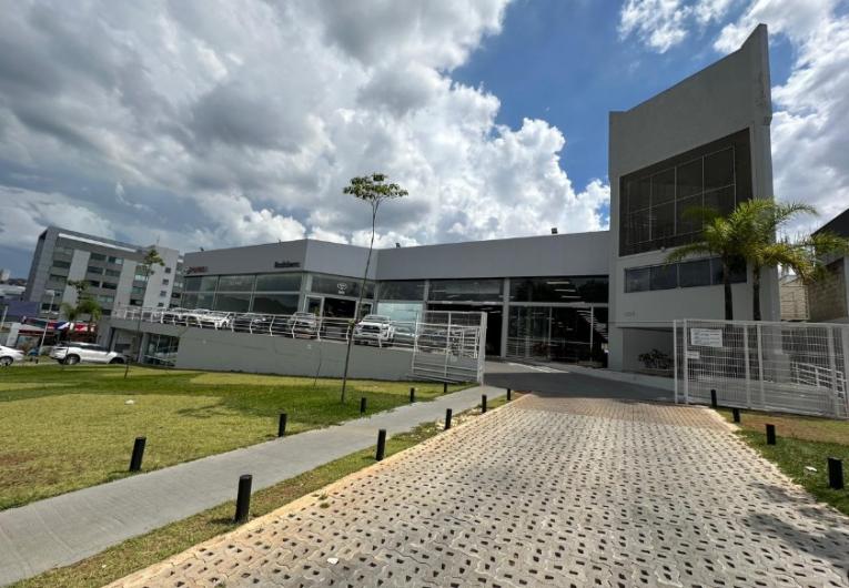 Rodobens Toyota em Belo Horizonte reinaugura espaço com estrutura moderna e ampliada