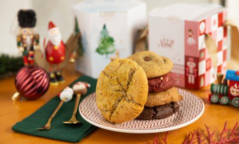 Cartão com cookie e caixa de presente são destaques natalinos da Cookie Stories RJ