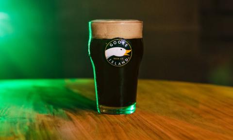 Goose Island Brewhouse celebra o St. Patrick's Day com lançamento de stout irlandesa