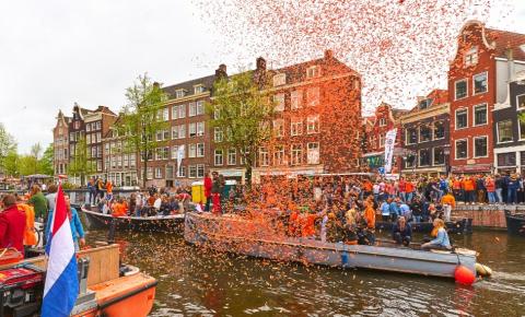 King’s Day: a maior festa holandesa, que é perfeita para os amantes de viagens